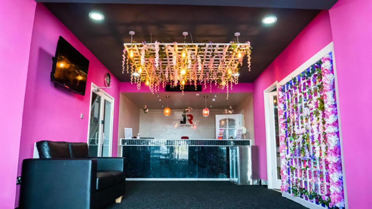 Hello Roomz - Pleasure Beach Hotel Blackpool