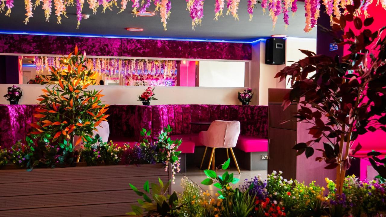 Hello Roomz - Pleasure Beach Hotel