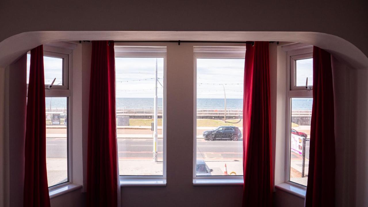 Hotel Hello Roomz - Pleasure Beach Blackpool