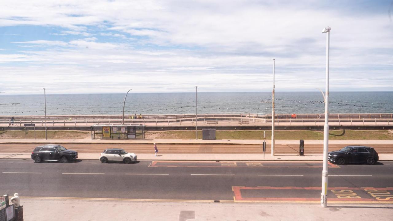 Hello Roomz - Pleasure Beach 3* Blackpool