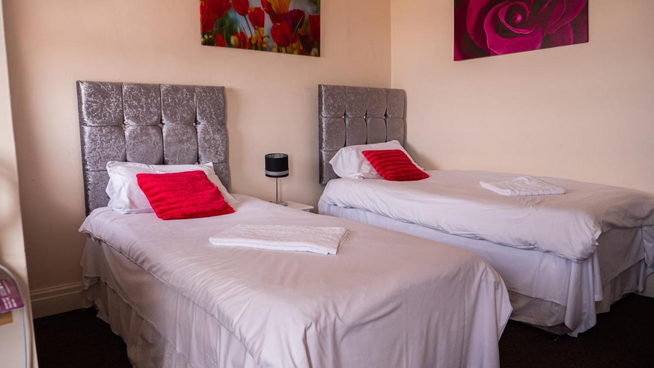 Hello Roomz - Pleasure Beach 3* Blackpool