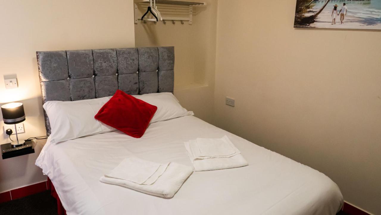 Hello Roomz - Pleasure Beach Hotel 3*
