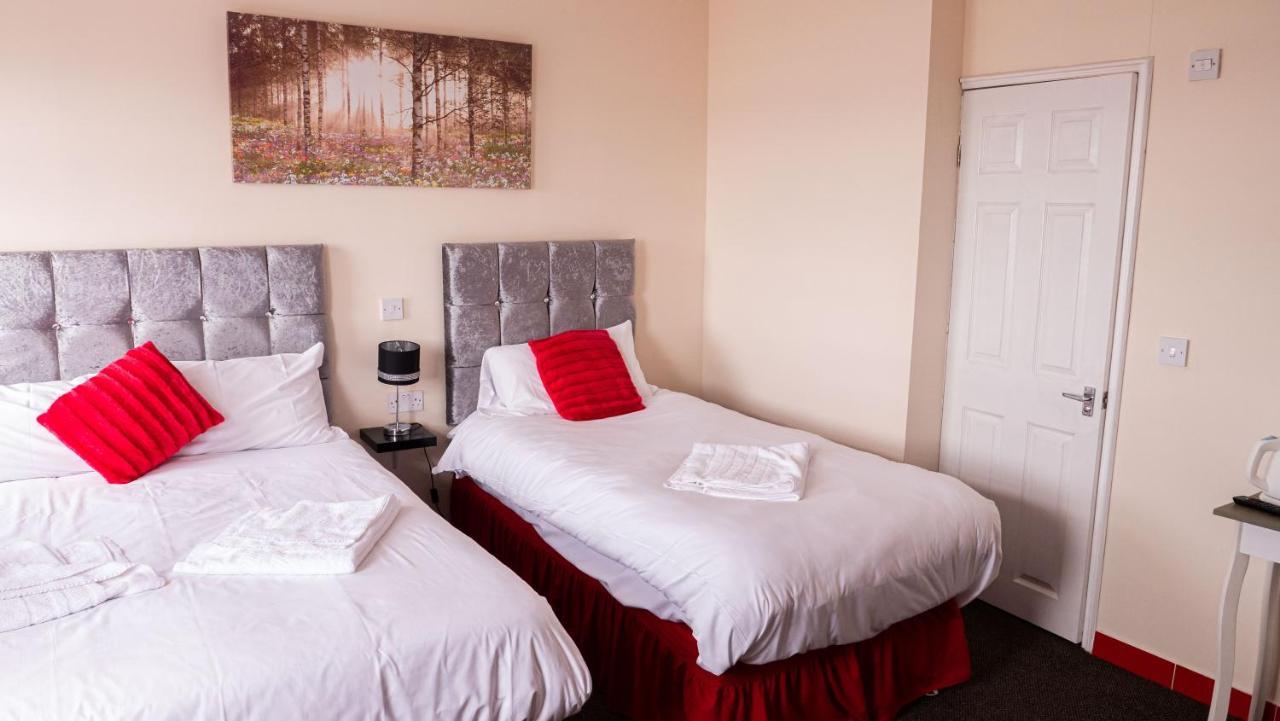 Hello Roomz - Pleasure Beach Hotel Blackpool