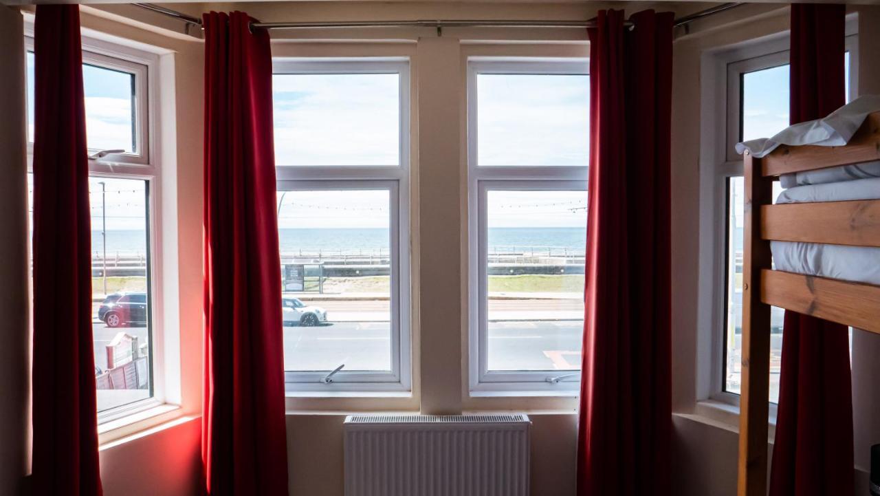 Hello Roomz - Pleasure Beach Hotel Blackpool