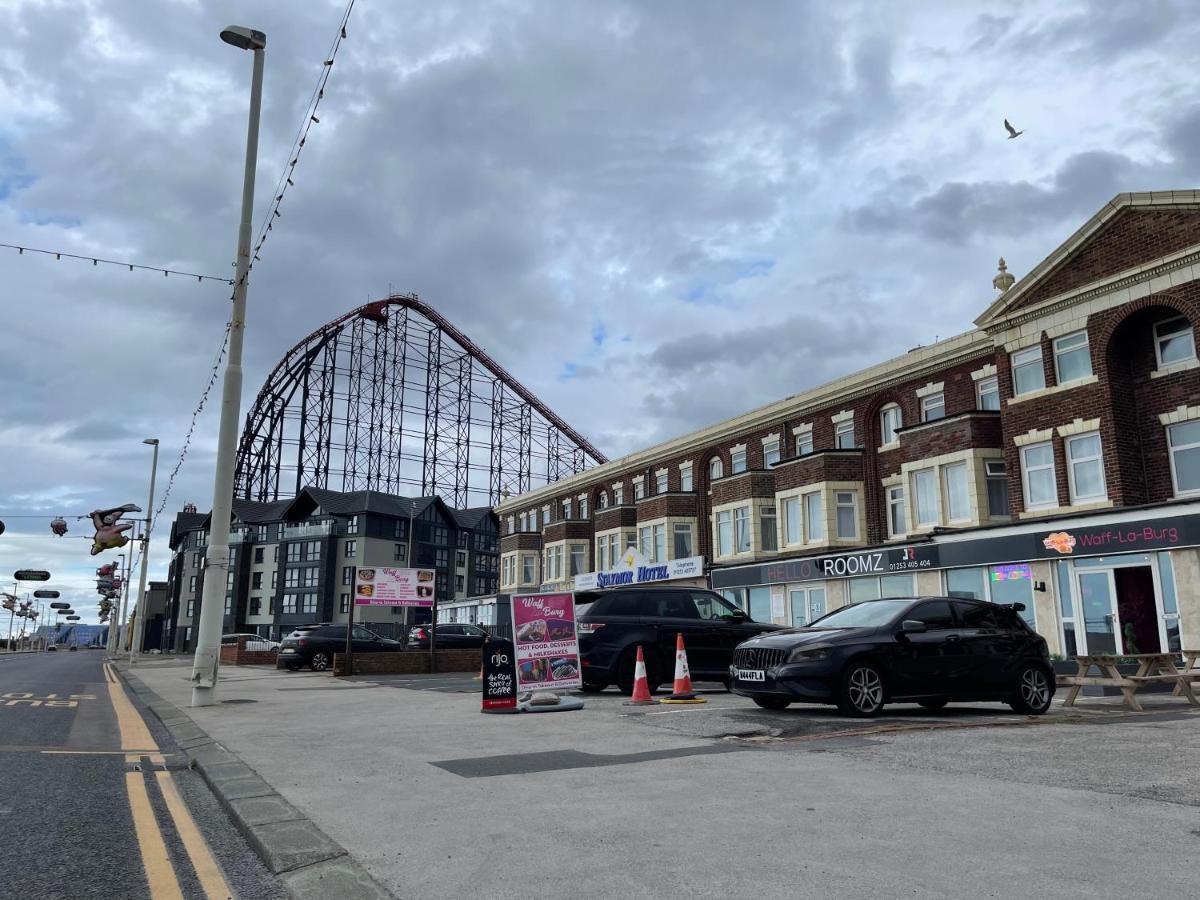Hello Roomz - Pleasure Beach Hotel 3*