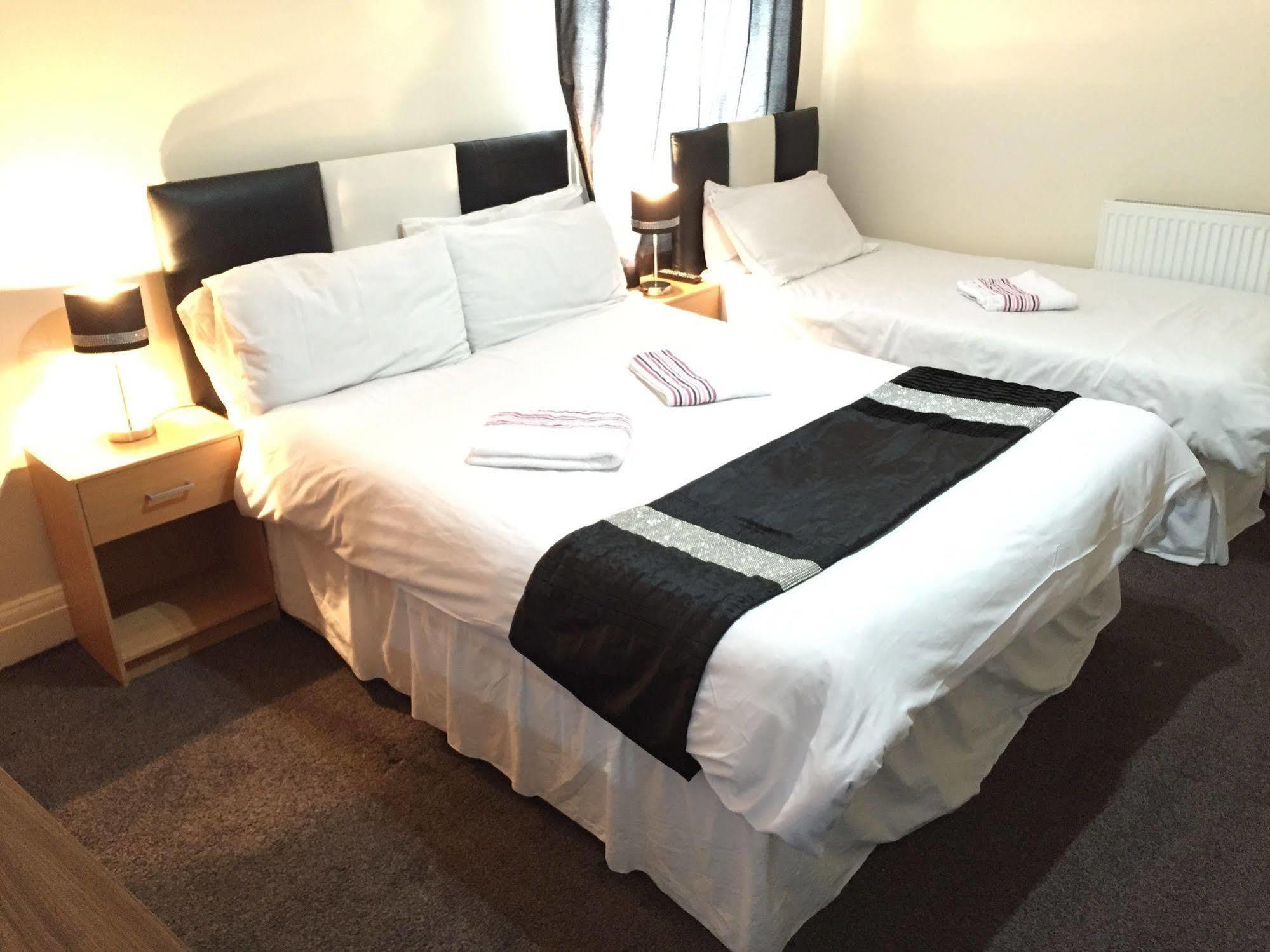 Hello Roomz - Pleasure Beach Hotel 3*